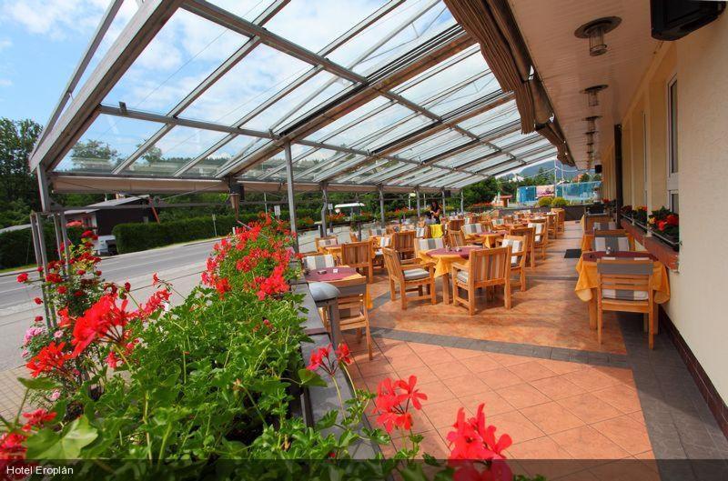Hotel Eroplan Rožnov pod Radhoštěm Exteriör bild