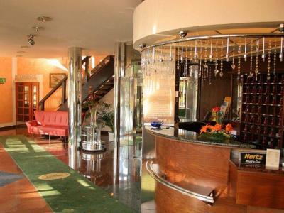 Hotel Eroplan Rožnov pod Radhoštěm Exteriör bild