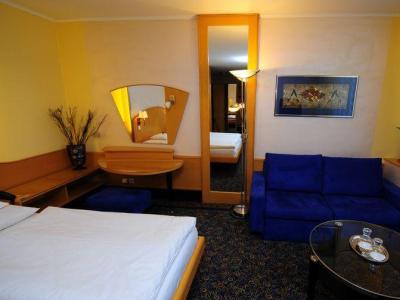 Hotel Eroplan Rožnov pod Radhoštěm Exteriör bild